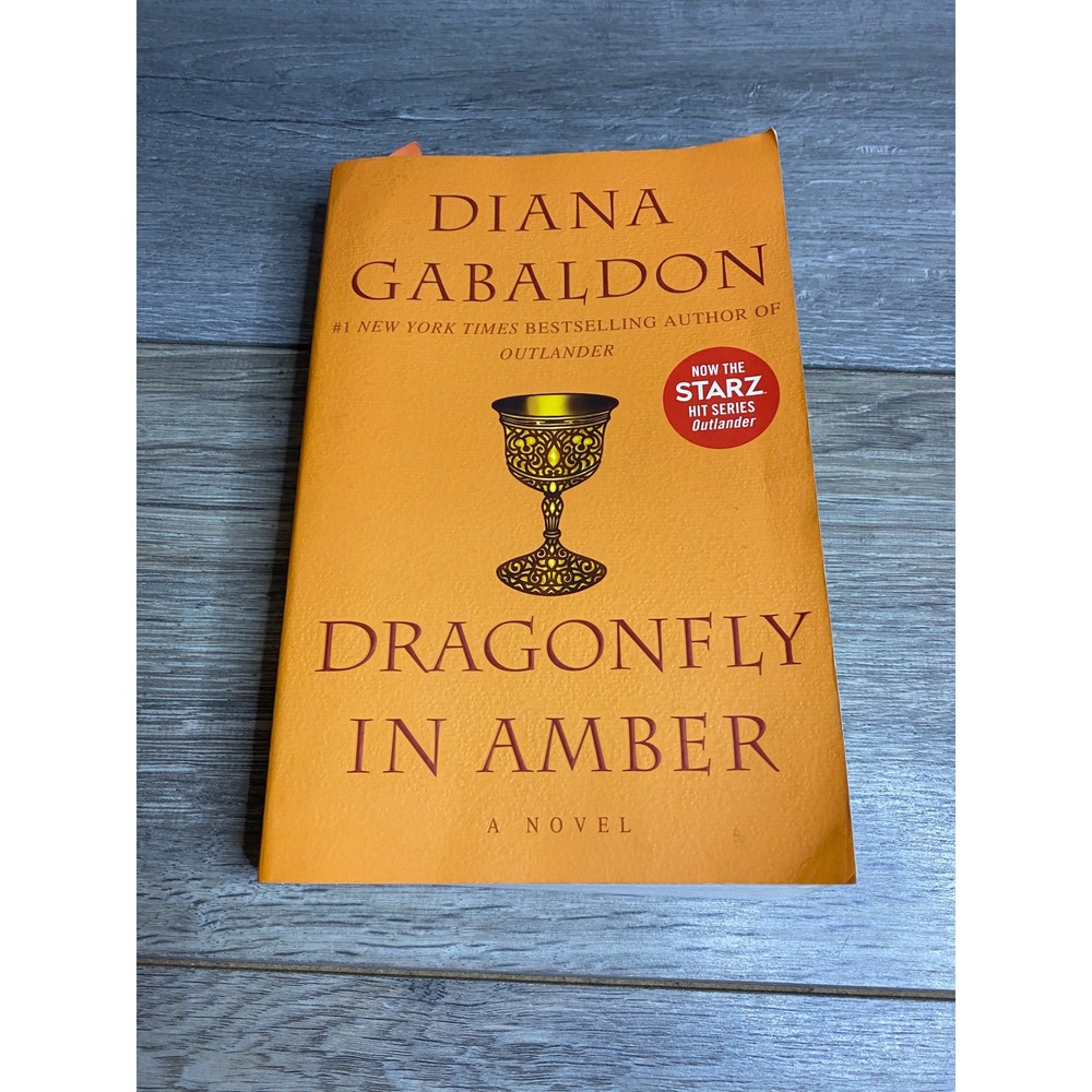 Dragonfly in Amber Outlander Book 2 Diana Gabaldon Trade Paperback 2016 Edition
